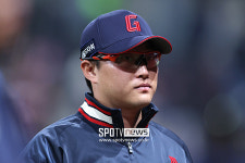 최동원 27승에 도전하던 안경에이스 충격 2군행…김태형 몇년 동안 똑같은 이야기를… 한탄