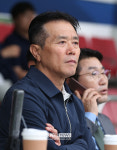 [포토S] 백두대간기 결승 지켜보는 문진희 심판위원장