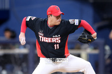 [포토S] 8회말 마운드 오른 조상우