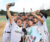 [포토S] 연천 미라클, 우승 셀카 놓칠 수 없죠~