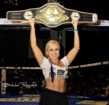 MMA 링걸, 자택에서 사망한 채 발견…전 세계 추모 물결