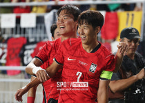 [포토S] 손흥민-오현규, '2골 합작한 투톱!'
