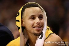 [오늘의 NBA] (1/6) 스테픈 커리의 희극, 새크라멘토의 비극 