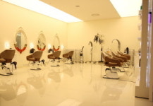 헤어숍 프랜차이즈, 부르는 게 값?