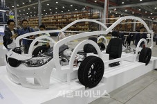 BMW에 들어가는 한국기업의 부품을 한눈에