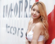 [슈퍼레이스 포토] 레이싱모델 유진, 빠져드는 그녀의 