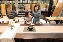 이마트 트레이더스 위례점 원목 테이블 세일