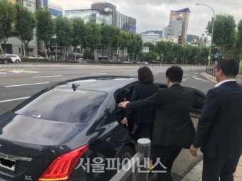 최태원 SK회장 이혼소송 2차 기일···노소영 관장만 출석