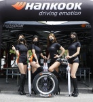 한타로 갈아탄 레이싱모델 소이, 글래머 바디 숨길수 없네