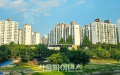 뭉쳐야 산다?···통합 재건축, 단지 간 이해 갈등 격화