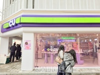 [르포] 성수에 뜬 디저트 편의점···CU, 수익성 공식 바꾼다