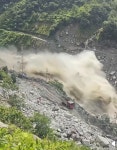 두산 박정원 회장, 네팔 홍수 실종 직원 수색 지원 위해 출국
