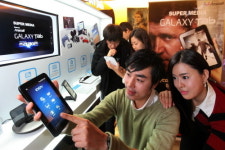 삼성전자 갤럭시 탭 , 멀티플렉스 CGV 체험존 등장