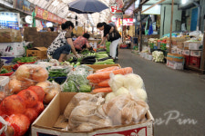 [포토] 농산물 가격 상승, 한산한 재래시장
