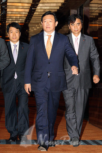 [포토] 신동빈 롯데 회장, 전경련 회장단 회의 참석