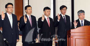 [포토] 2011 한국은행 국정감사, '증인선서'