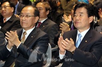 [포토] 황우여-김진표, 카드 수수료 인하 결의대회 나란히 참석
