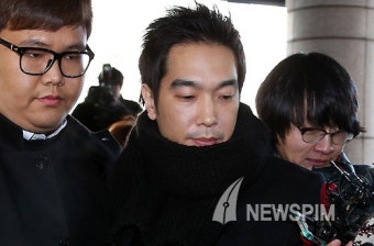 [뉴스핌 포토] 성추행 혐의 영장실질심사 받는 방송인 고영욱