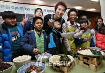 [뉴스핌 포토] 비비고, 마이 리틀 히어로와 함께하는 나눔 캠페인