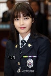 [뉴스핌 포토] 아이유 오늘은 청순한 여경으로