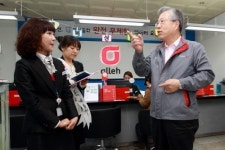 이석채 KT 회장, 영업현장 찾아 애로사항 청취