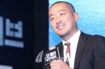 [뉴스핌 포토] 영화 '더 테러 라이브' 하정우, 삭발 속 부드러운 미소