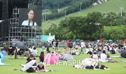 [뉴스핌 포토] 2013 지산월드락페스티벌 무더위에 휴식도 꿀맛