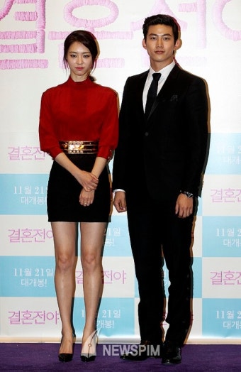 [뉴스핌 포토] 영화 '결혼전야' 옥택연-이연희, 환상적인 비주얼 커플