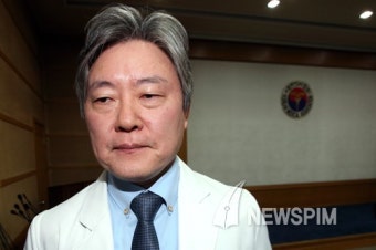 [뉴스핌 포토] 굳은 표정의 노환규 의협 회장