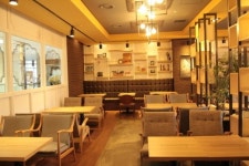 디 브런치 카페, 입소문 타고 인기몰이