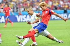 손흥민 월드컵 첫 골…충격의 알제리전 그나마 빛났다