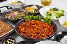 이바돔, ‘쭈꾸미와 해물아구찜’ 단독 1호점 오픈