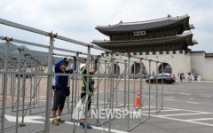 [뉴스핌 포토] 교황 시복식 무대 설치, 광화문 단계적 교통통제