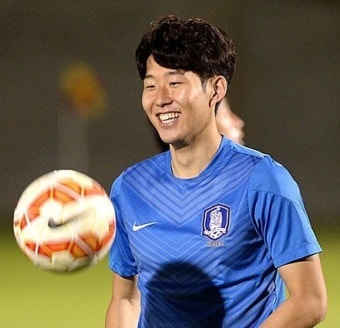 손흥민 2골...슈틸리케호 아시안컵 4강행