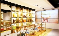 LG 초고화질 디스플레이, 명품백과 궁합 맞네