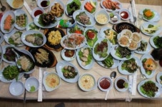 생방송 투데이 해산물 맛집, 밑반찬 가짓수만 무려 61개...신선+푸짐 인기