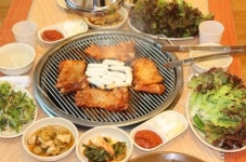 생생정보 100인이 선택한 닭갈비 맛집...숯불 향 가득 부드러운 닭갈비 집밥 백선생 보셨쥬~