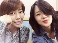 애즈원 이민·크리스탈, 근황 셀카 변함없는 미모...새 싱글이 나와서 들려봤어요