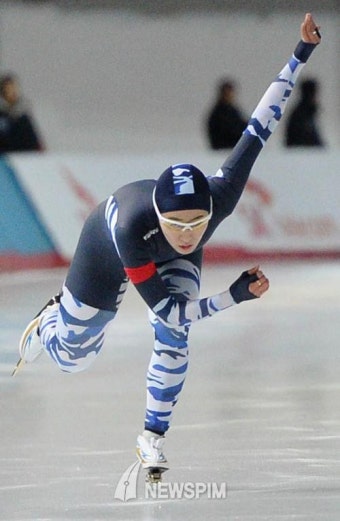 이상화, 월드컵 3차대회 500ｍ 1차 레이스 37초33 금메달