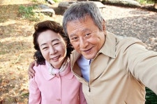 노년의 로맨스 담은 장수상회…할아버지·할머니의 연애도 풋풋하고 설렌다