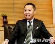 박정원 두산 회장, '뒤숭숭' 내부직원 추스리기 급선무