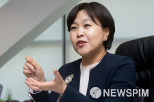 [미래를 이끌 엘리트] 송희경 “4년 군대 다녀오겠습니다’…“IT전문 의원으로 소명 다할 것’