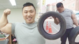 순간포착 세상에 이런일이 국내 팔씨름 대회 1등 포파이…강아지·고양이 괴롭히는 수탉 아리 이유는?