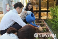 (주)후니드 에스케이케미칼 판교점 | SK케미칼, 판교사옥 옥상서 '텃밭 가꾸기' 행사
