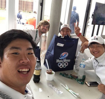남자 골프 안병훈, 왕정훈·고동우 선수와 해맑은 셀카…