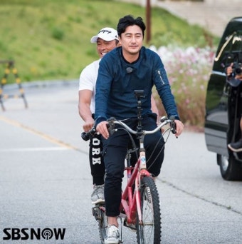 '꽃놀이패' 추성훈, 안정환과 커플 자전거 타기…신난 추성훈·피곤한 안느