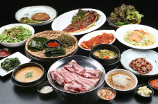 생방송 오늘저녁 1만 5900원 초밥 & 80가지 요리 무한리필 vs 돼지생갈비 시키면 10첩 반상 서비스