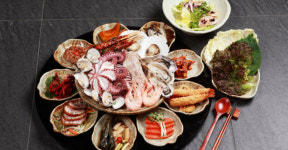 생방송 오늘저녁 왕 문어 해물 보쌈, 문어+새우+전복+굴+차슈 등 푸짐…일석삼조 맛집 어디?