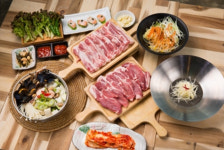2TV 생생정보 1인 1만4900원에 삼겹살+목살+앞다리살+주꾸미볶음+우삼겹+돼지껍질 무한리필
