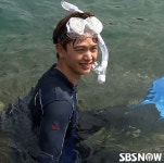 정글의 법칙 육성재, 물속에서 해맑은 표정…바다에서 그를 구해준 구세주는 누구?
